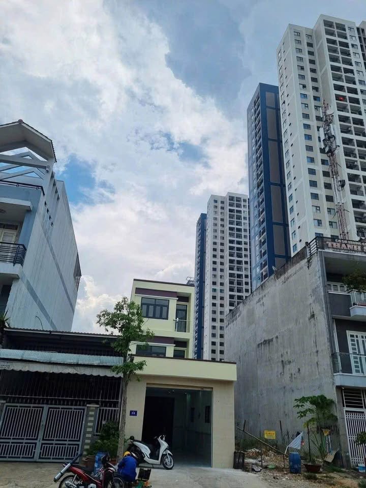 Cho thuê Mặt bằng Kinh doanh Mặt tiền VinCom 550 Dĩ An - 100m²