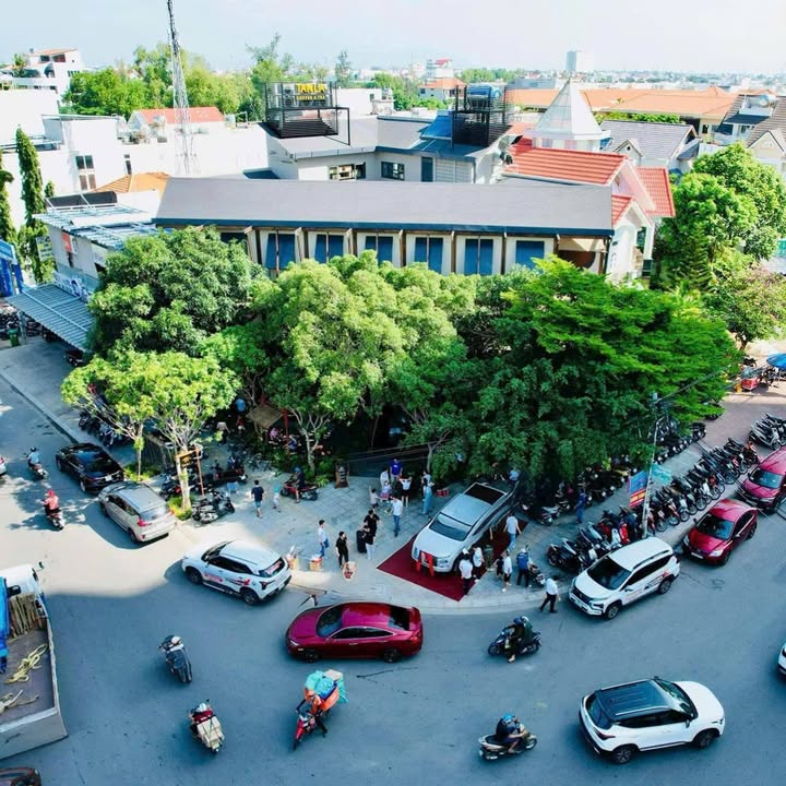 Bán Biệt Thự KĐT Chí Linh 300m² - Hướng Tây Nam, Kinh Doanh Sầm Uất