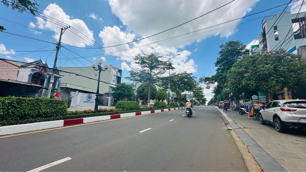 Nhà Mặt Tiền Cách Mạng Tháng 8, Pleiku - Kinh Doanh Đa Ngành Nghề