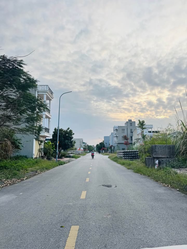 Bán Gấp Nhà Liền Kề Hà Khánh B 70m² - Mặt Tiền Góc Thoáng, Sổ Đỏ Chính Chủ