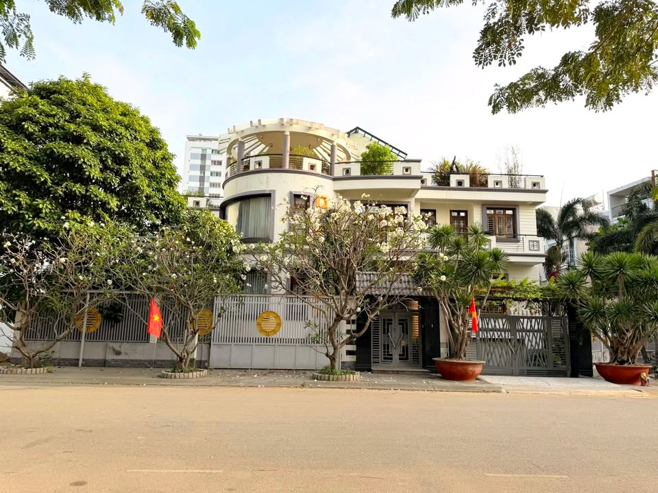 Siêu Biệt Thự Phú Mỹ Quận 7 - 478m² Mặt Tiền Ngang 25M - Giá 68.68 Tỷ