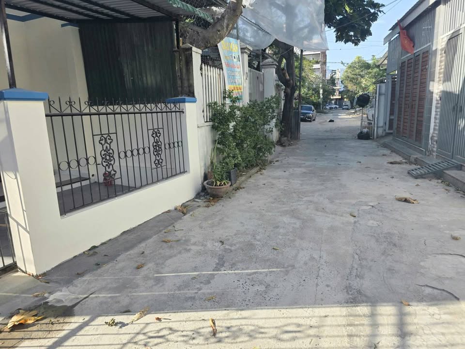Bán Đất Tặng Nhà Mặt Tiền 2/4, Vĩnh Hải, Nha Trang - 84m² Giá 4.35 Tỷ