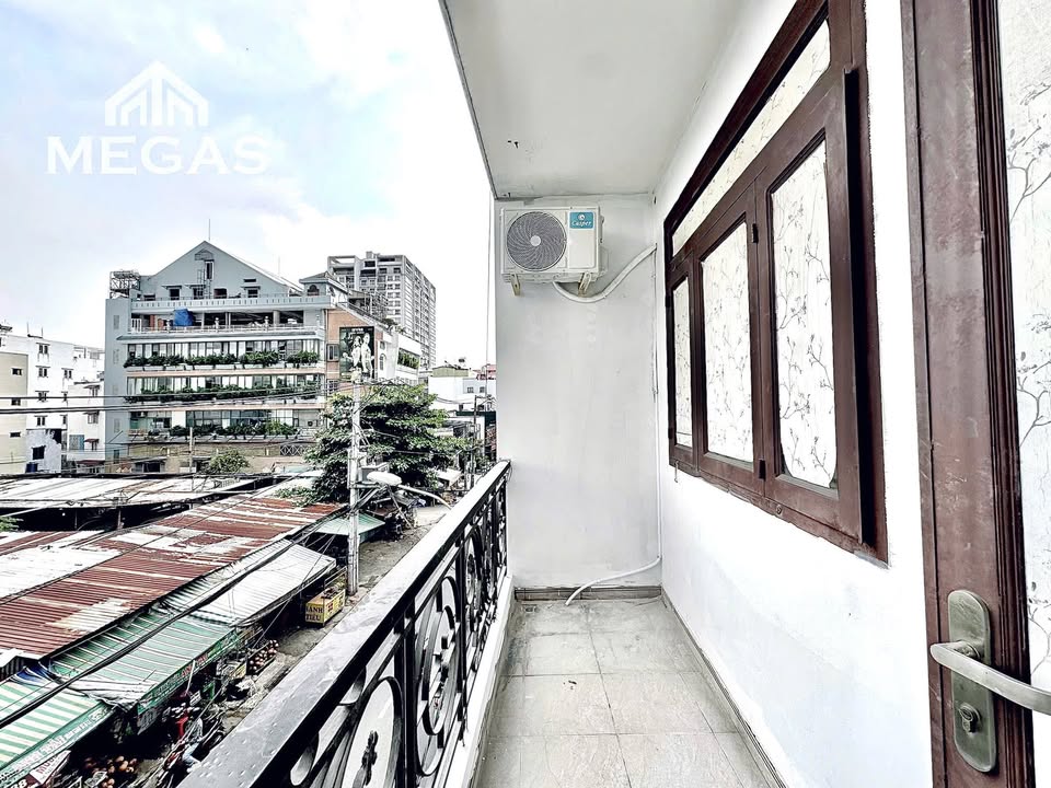 Cho thuê căn hộ 1PN 50m² Etown Cộng Hoà, Tân Bình - Full nội thất, ban công lớn
