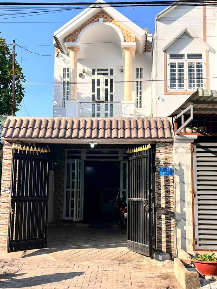 Nhà 3PN Sổ Hồng Riêng Đức Hòa - 2.45 Tỷ TL