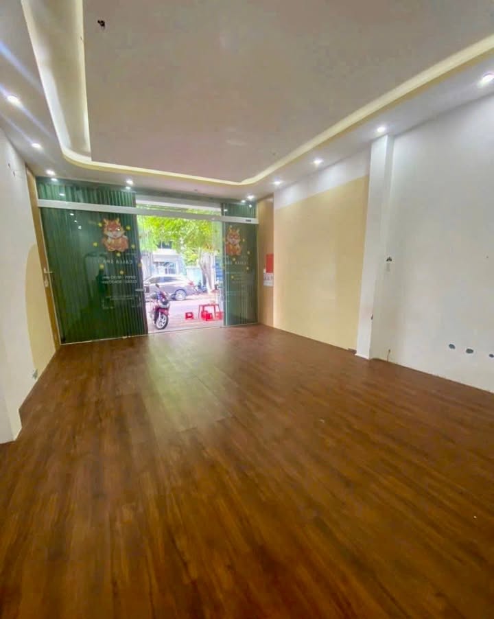 Nhà Mặt Tiền Nguyễn Lữ, Quy Nhơn 75m² - Kinh Doanh Sầm Uất, Giá 13 Triệu/Tháng