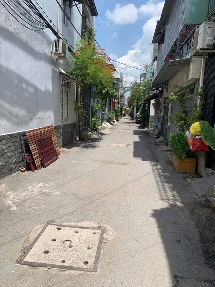 Nhà 2 Mặt Tiền Thủ Đức 61m² - Gần Gigamall - Giá 4.x Tỷ