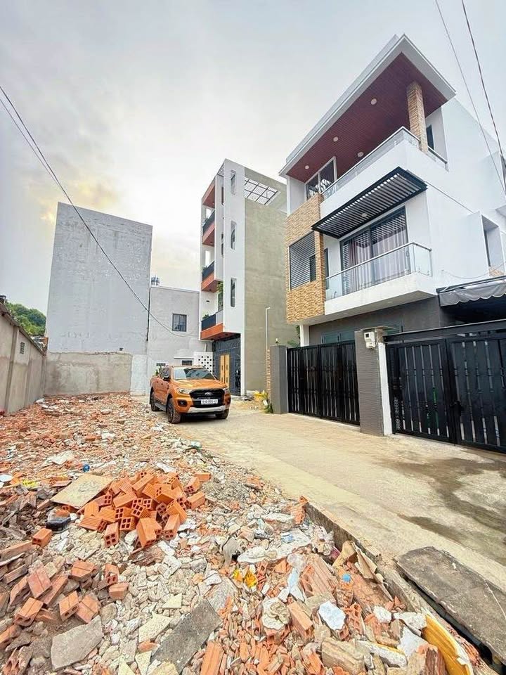 Đất Góc 2 Mặt Tiền 80m² Tô Ngọc Vân, Thủ Đức - Hơn 6 Tỷ