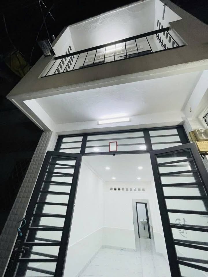 Nhà 2 tầng Võ Văn Kiệt, Q1 - 24m² - Giá 3.6 Tỷ - Sẵn Sàng Về Ở