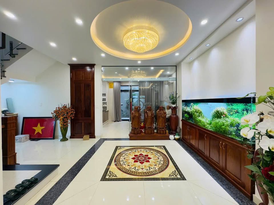 Bán Gấp Nhà 3.5 Tầng Nam Sông Lạch Tray, 150m² - Sẵn Ga Ô Tô, Vị Trí VIP