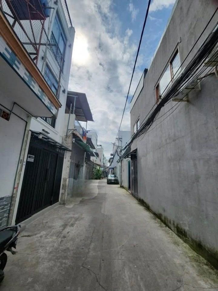 Nhà riêng Lê Trọng Tấn Tân Phú 91m² - Ô tô vào tận nhà