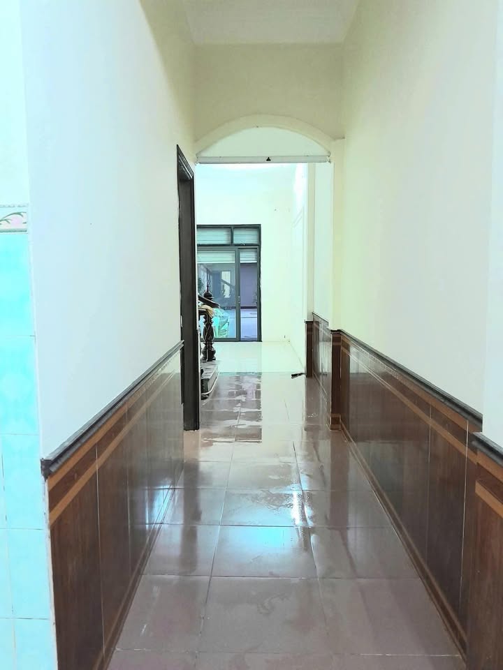 Cho thuê nhà 3 tầng mặt tiền Nguyễn Chí Thanh, Yên Phong - Kinh doanh sầm uất