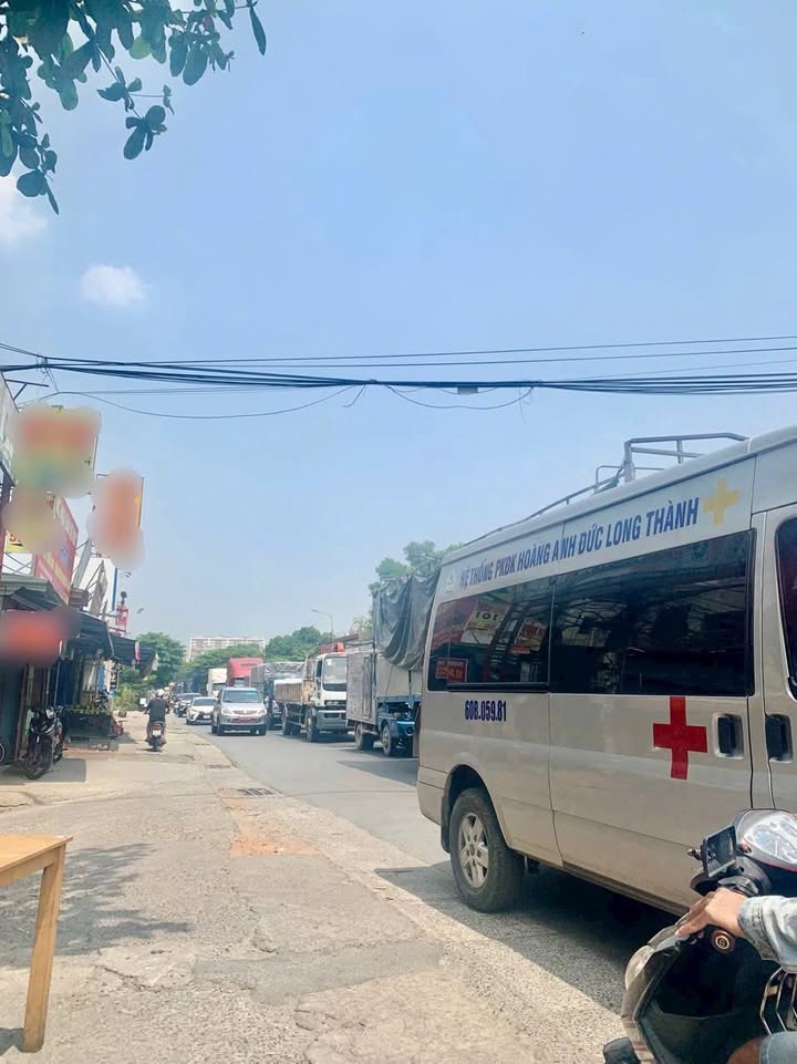 Mặt bằng kinh doanh mặt tiền Bùi Văn Hoà, Biên Hoà - 250m²