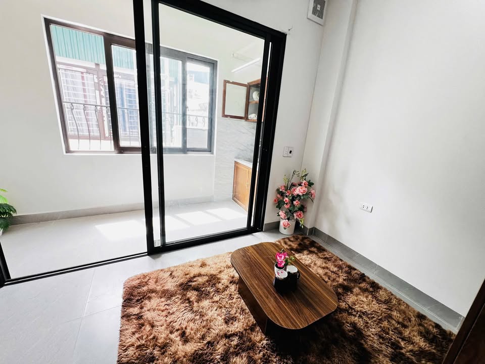 Cho thuê phòng Mễ Trì Hạ 4.6tr - Thang máy, cửa sổ to - Gần ĐH TM, SP, BC