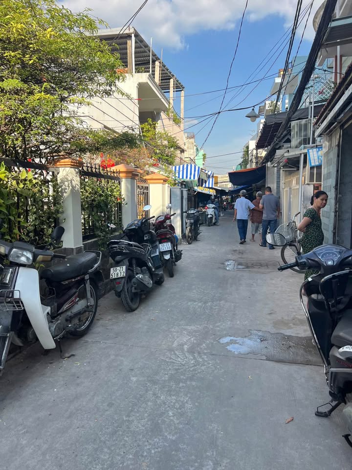 Nhà 60m² Sổ Mới Gần Chợ Phú Xuân, Nhà Bè - Giá 4 Tỷ