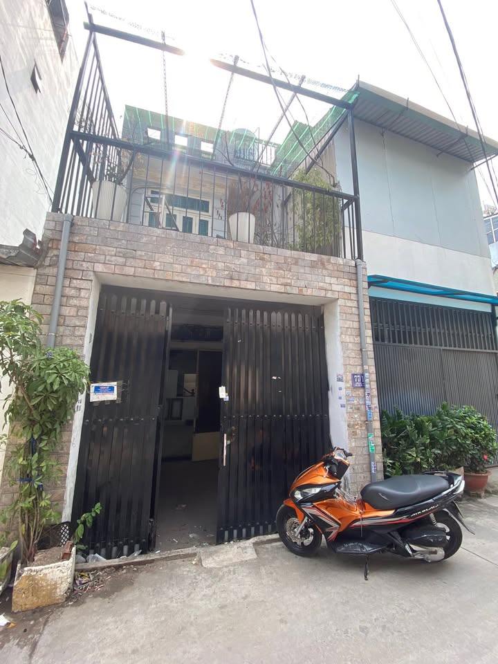 Nhà Hẻm Xe Hơi Bình Tân 73m² - 2PN, Sổ Hồng Sẵn Sàng