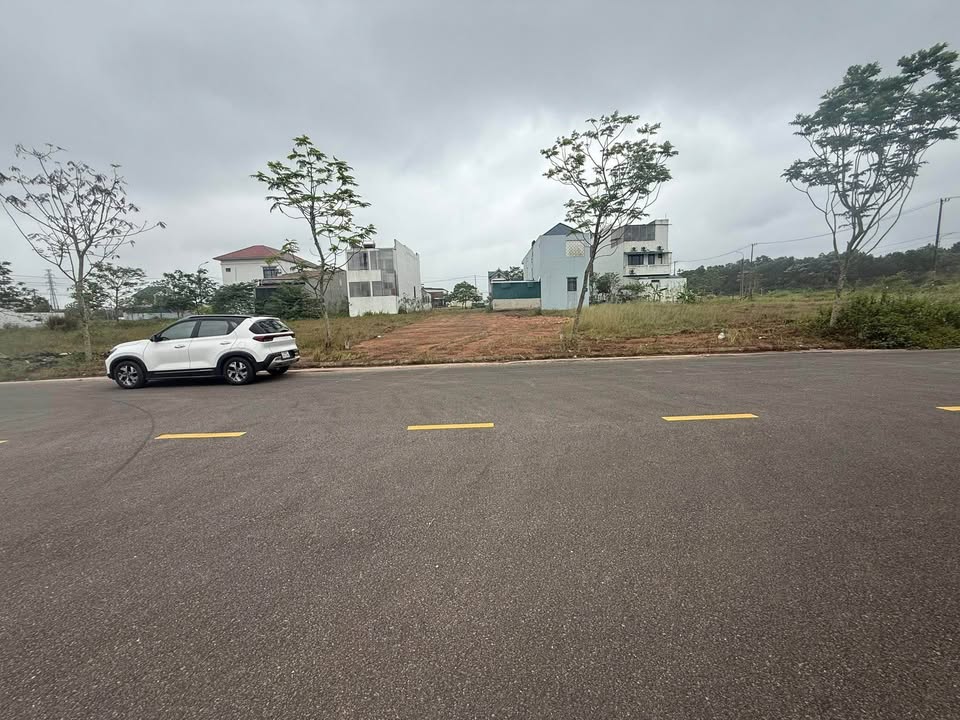 Mặt tiền Trần Hoàn Cam Lộ - 272m² Kinh doanh đắc địa - Giá 1.99 tỷ