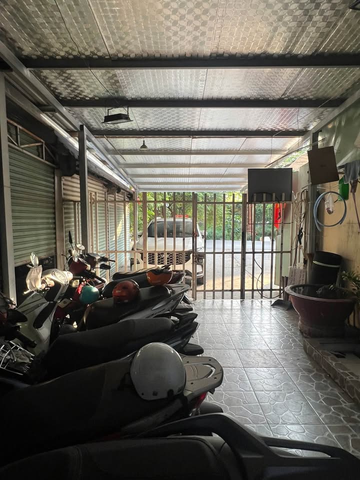 Nhà 4 Lầu Mặt Tiền 23 Hiệp Bình Chánh, Thủ Đức - 140m², 5PN, Giá 22 Triệu/Tháng