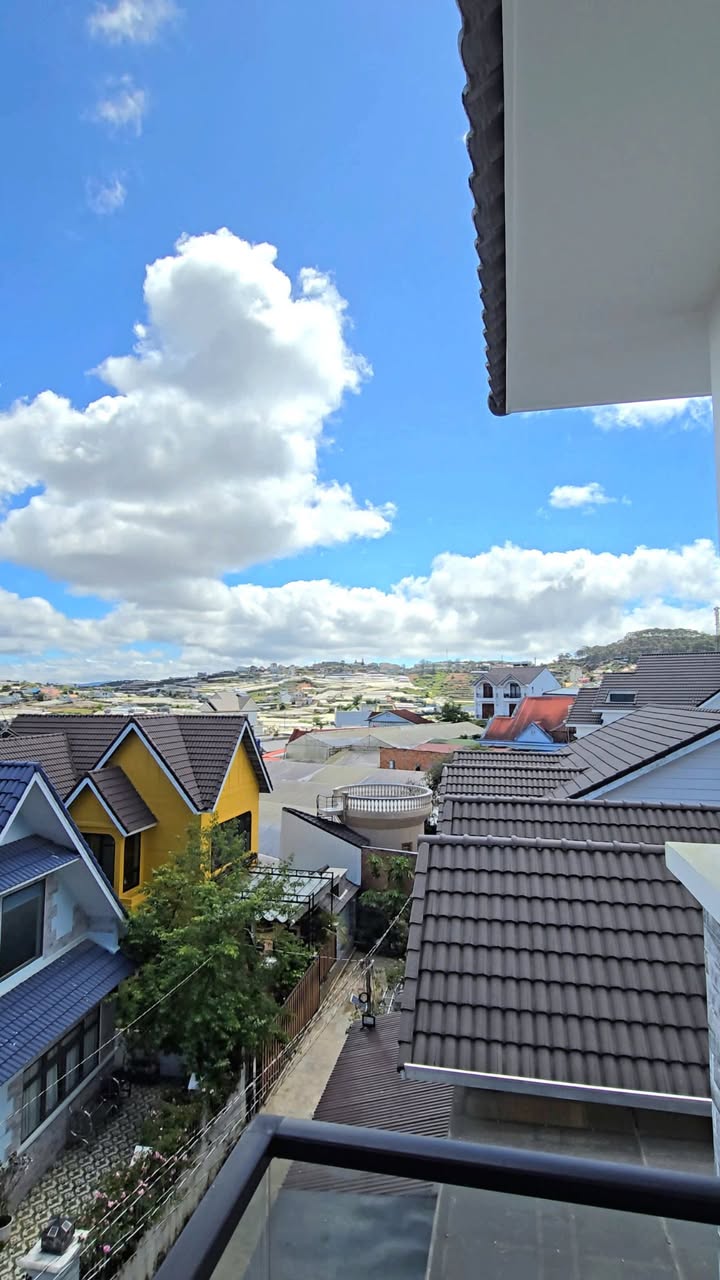 Biệt Thự Sân Vườn Đà Lạt 200.8m² - Nam Hồ, Xuân Trường - Giá 10.5 Tỷ