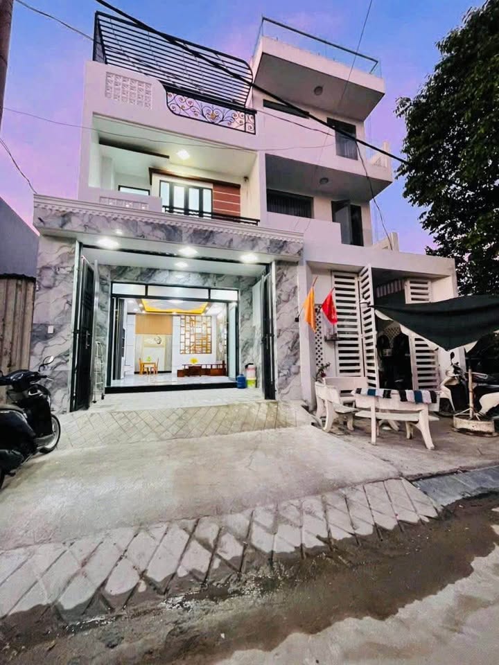 Nhà Mới Tái Định Cư Đặng Huỳnh - 90m², 4PN, Sổ Hồng Riêng, Giá 4.2 Tỷ