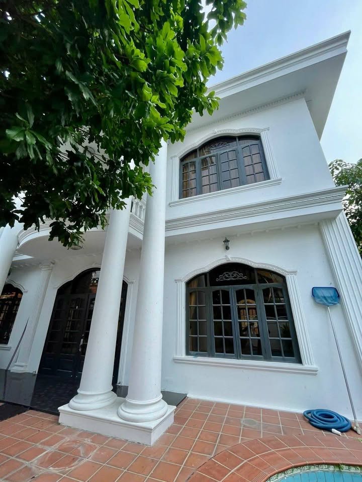 Cho thuê Biệt thự Thảo Điền 600m² - Hồ bơi, sân vườn, 4PN, giá 117 triệu/tháng