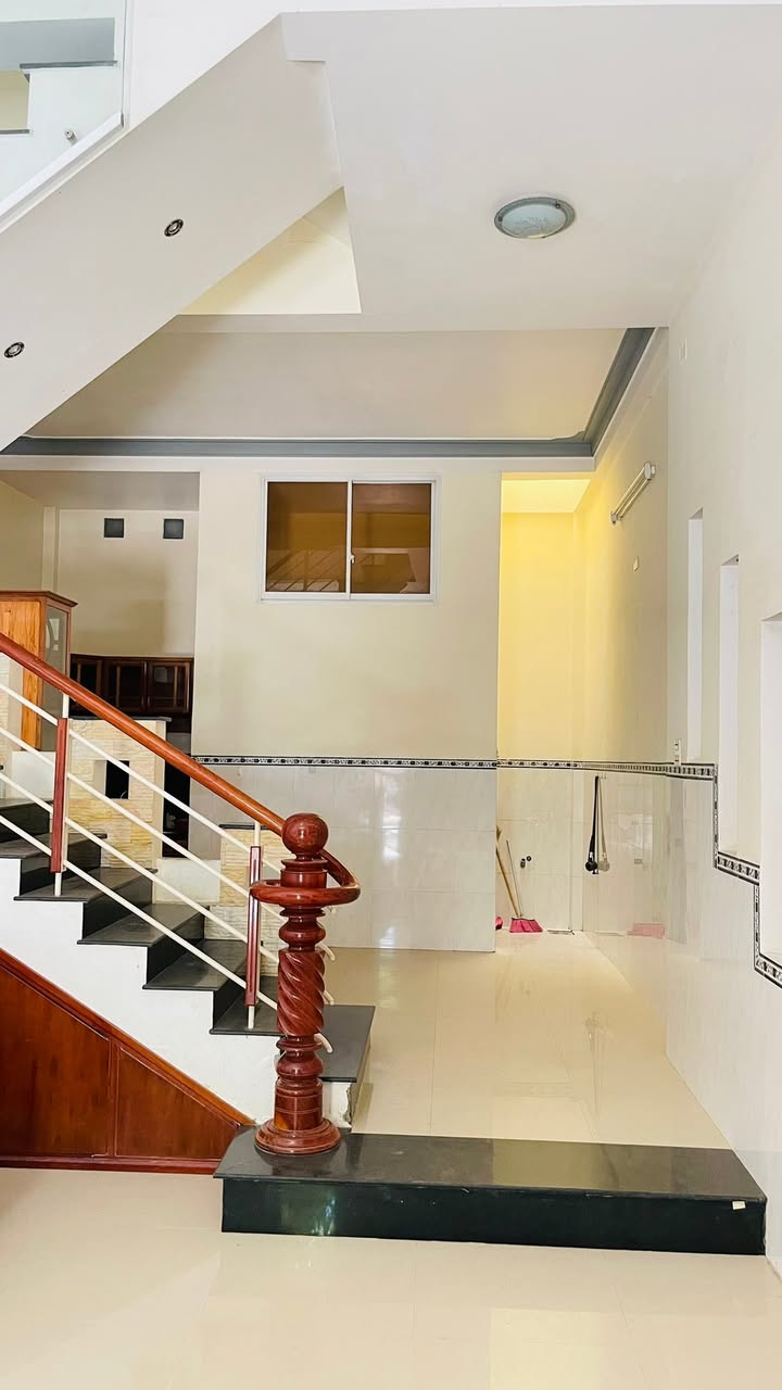 Nhà riêng mặt tiền Tú Mỡ - Võ Sáu, Quy Nhơn 6 triệu/tháng - Vị trí đẹp!