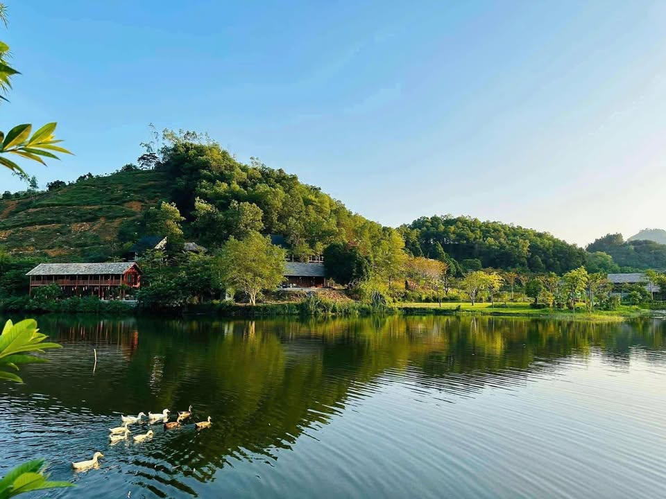 Đất Ba Vì 150m² Sổ Đỏ Mặt Hồ Yên Bài - Giá 9 Tỷ