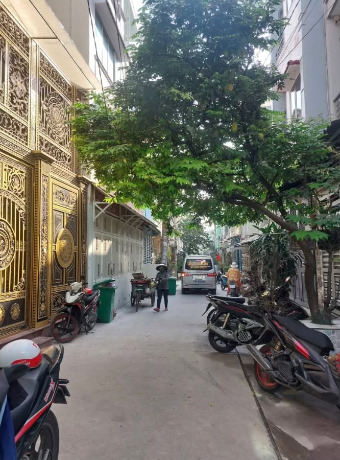 Nhà Mặt Tiền Lạc Long Quân, Q.11 - 40m², 5 Tầng - Giá 8.8 Tỷ