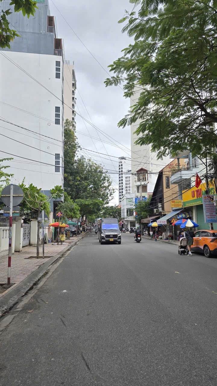 Cho thuê Nhà Nguyên Căn Mặt Tiền Phố Hàn, Nha Trang - 110m² Kinh Doanh Đắc Lộc