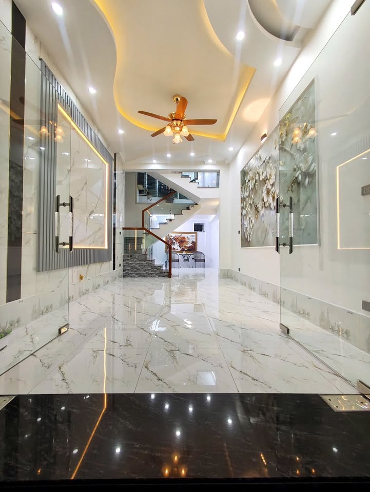 Nhà Mặt Tiền Lam Sơn, Lê Chân, Hải Phòng - 45m², 4 Tầng, Kinh Doanh Sầm Uất