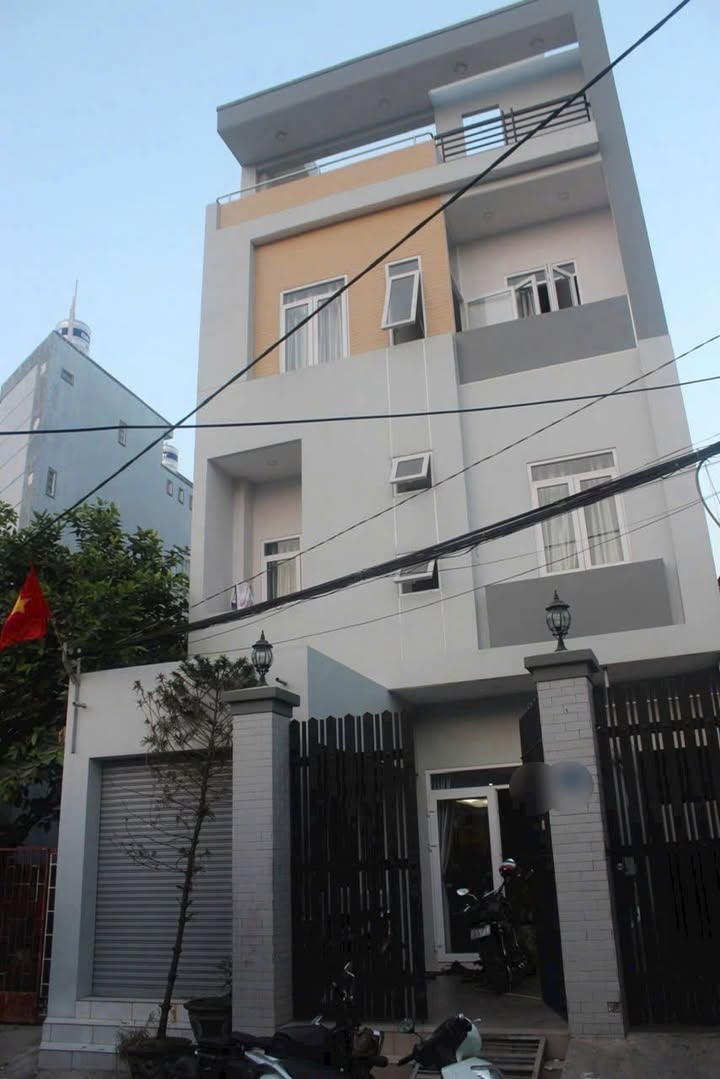 Căn Hộ Dịch Vụ 17 Phòng Mặt Tiền Thủ Đức - TN 50 Triệu/Tháng