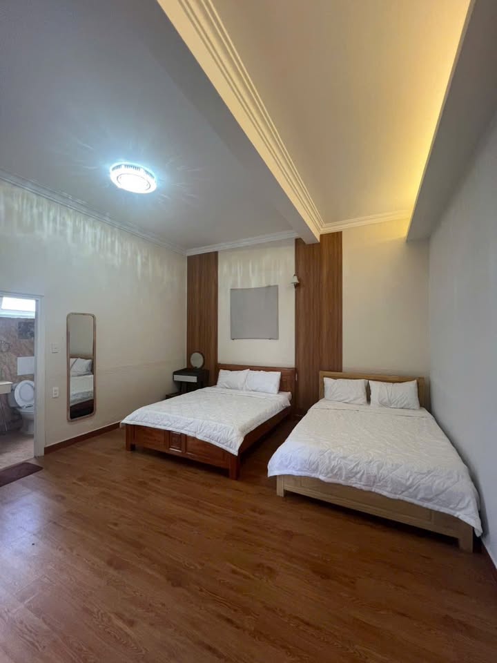 Bán Khách Sạn 15 Tỷ Đường Trần Lê Đà Lạt - 103m², 4 Tầng, Kinh Doanh Lợi Nhuận