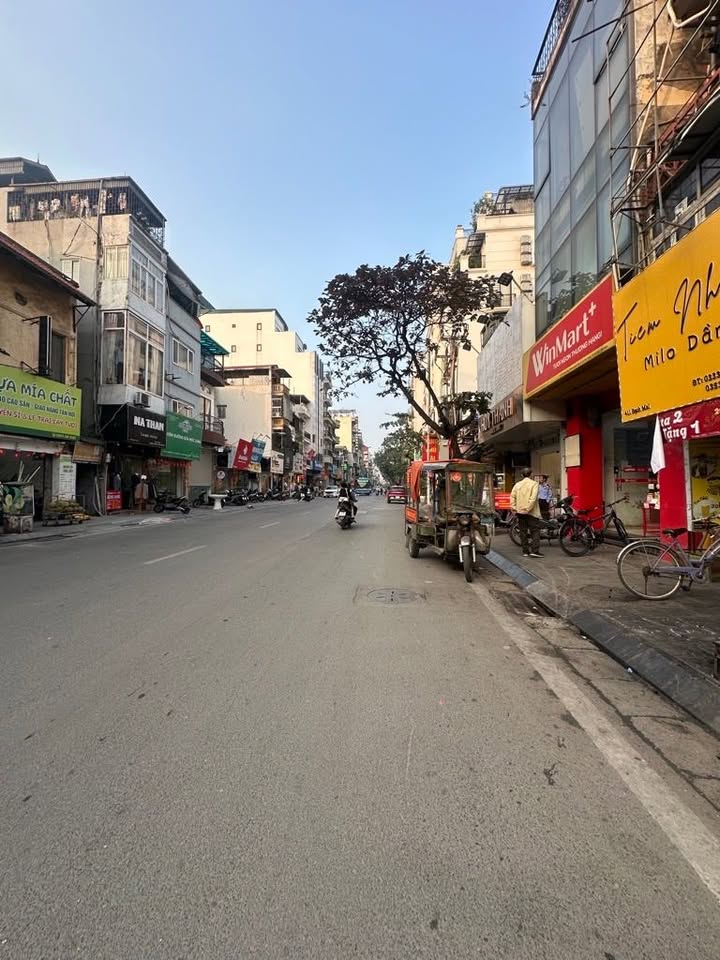 Nhà Mặt Phố Bạch Mai 105m² Lô Góc - Kinh Doanh Đỉnh Cao 40 Tỷ