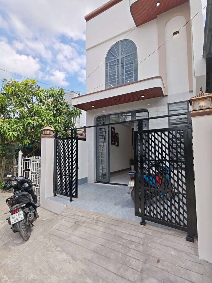 Nhà Đẹp Cầu Đôi Long Xuyên 67m² - 2.2 Tỷ - Sẵn Sổ Hồng