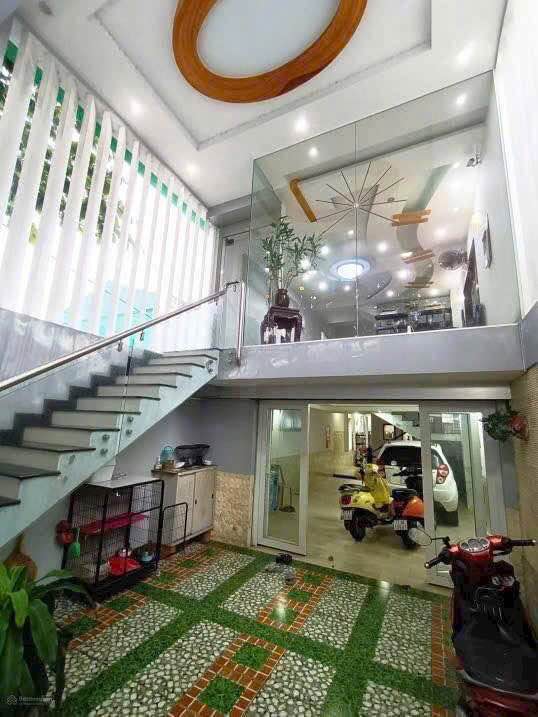 Bán tòa nhà văn phòng 5 tầng mặt tiền Phan Chu Trinh, Vũng Tàu - 105m², 18.5 tỷ