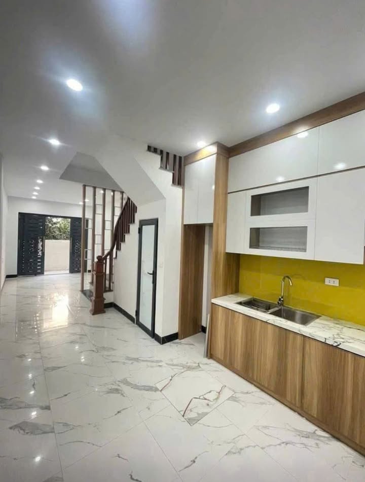 Nhà 44m² Lĩnh Nam, Ô tô tránh - Nhỉnh 8 tỷ