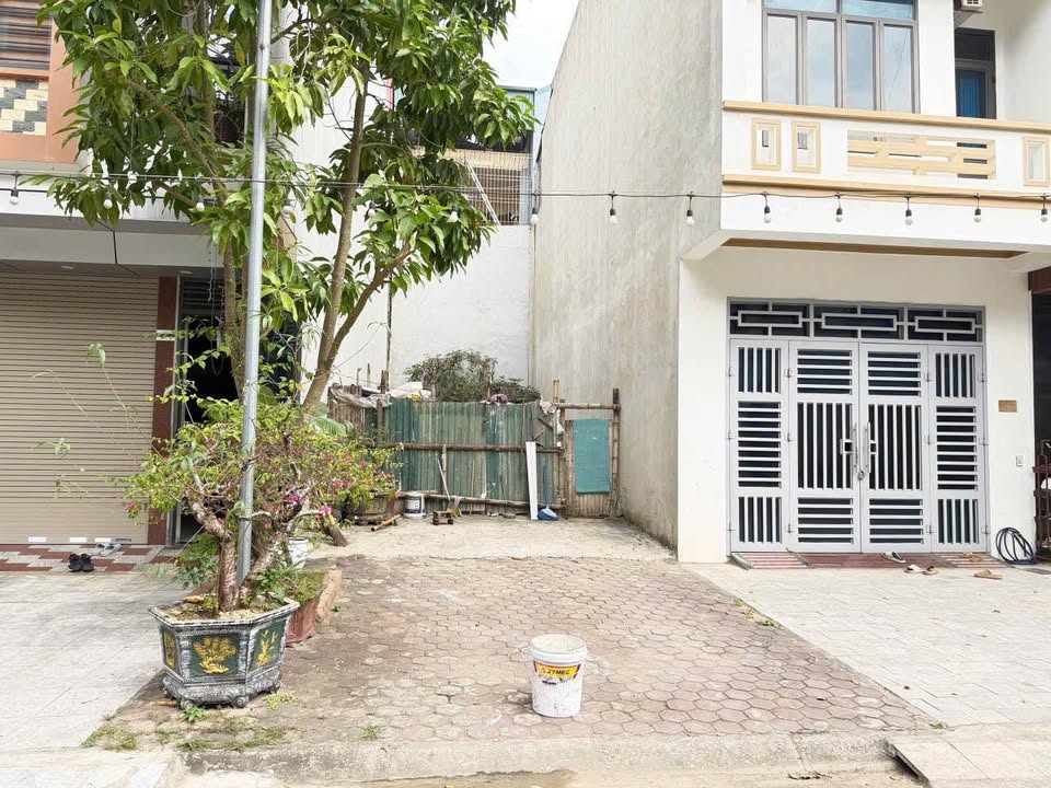 Nhà Mặt Tiền Phường Phú Sơn 67.5m² - Giá 3.x Tỷ, Ngay Nguyễn Trãi
