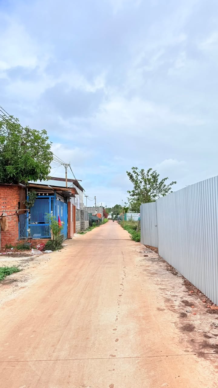 Nhà Hẻm Cấp 1 Buôn Ma Thuột - 105m² Gần QL27, Giá 1.55 Tỷ