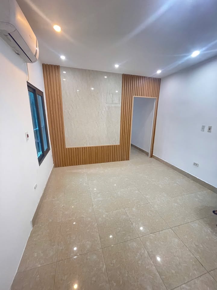 Cho thuê căn hộ tập thể 60m² tầng 4, Đống Đa - Sẵn sàng vào ở ngay!