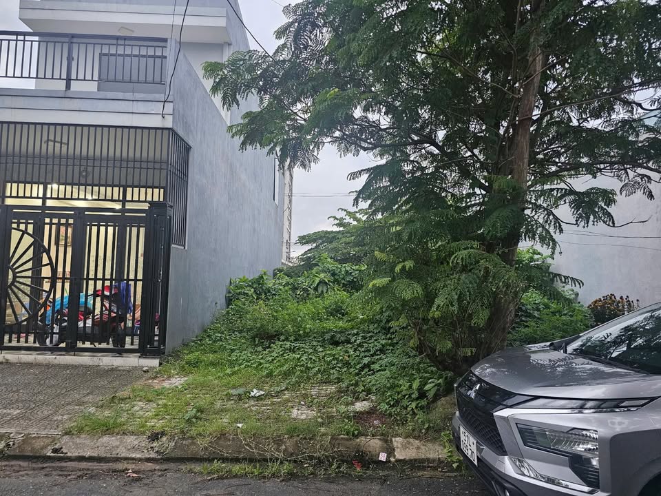 Đất nền Hòa Phú 11 Đà Nẵng - 100m² Hướng Đông Nam, Đối diện công viên, Giá 5.6 tỷ