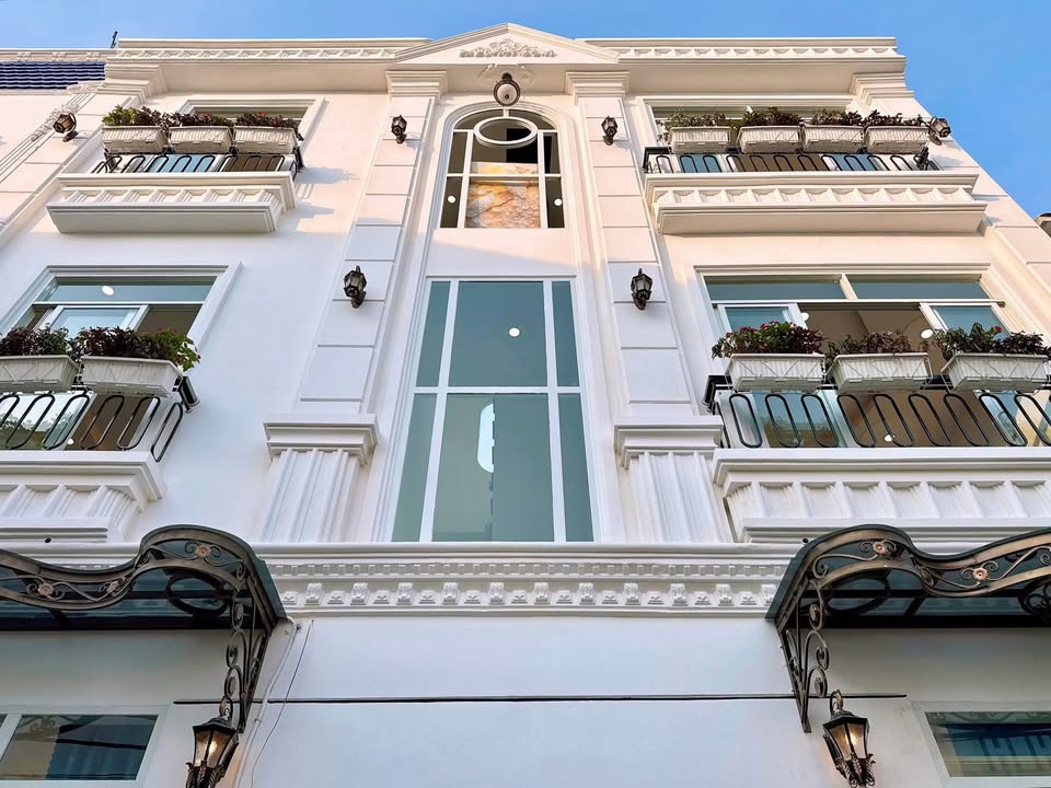 Nhà 3 Tầng Nguyễn Văn Cừ, Cần Thơ - 3.68 Tỷ, Sổ Hồng Riêng, Full Nội Thất