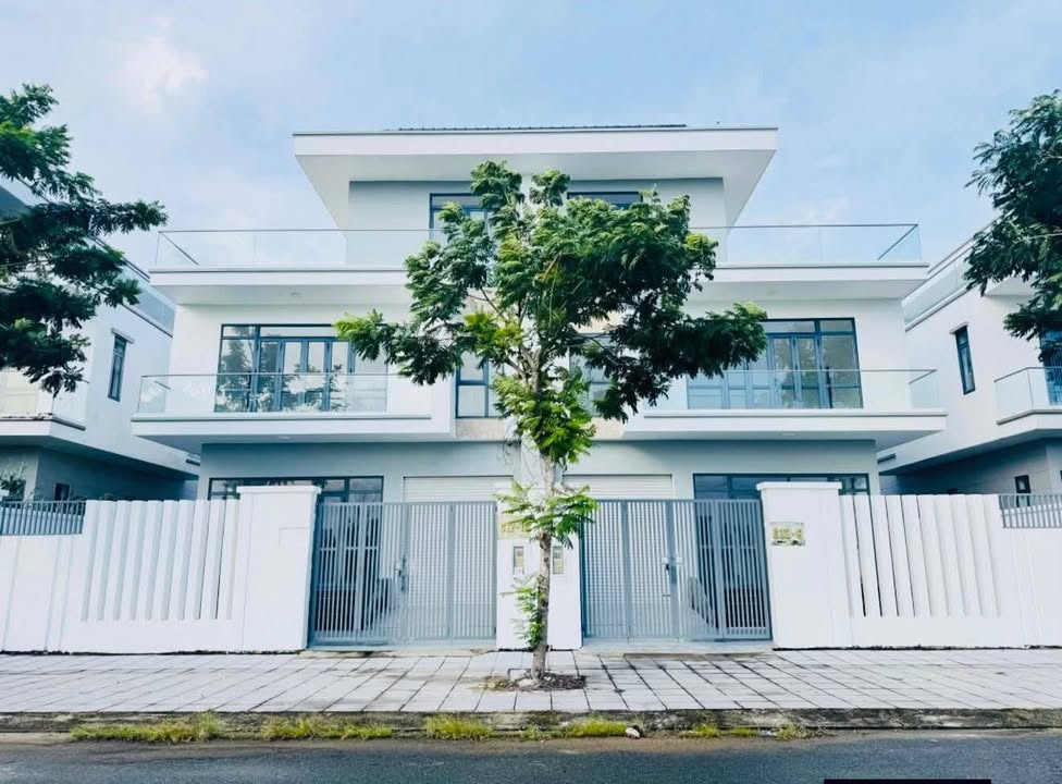 Bán Gấp Biệt Thự Liền Kề View Biển Rạch Giá - KĐT Tây Bắc 195m²