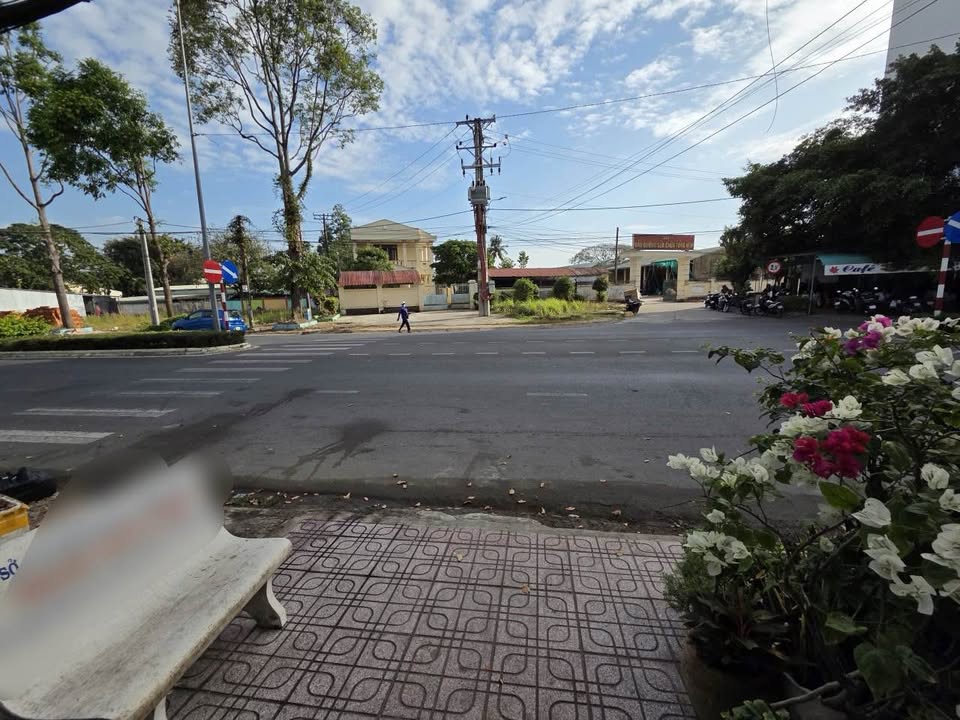 Nhà Mặt Tiền Nguyễn Văn Linh, Sóc Trăng - 160m², 4 Tỷ Tốt