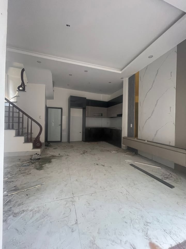 Nhà 3 Tầng Phường Bồ Xuyên, Thái Bình - 40m² Hướng Tây Nam Giá 2 Tỷ