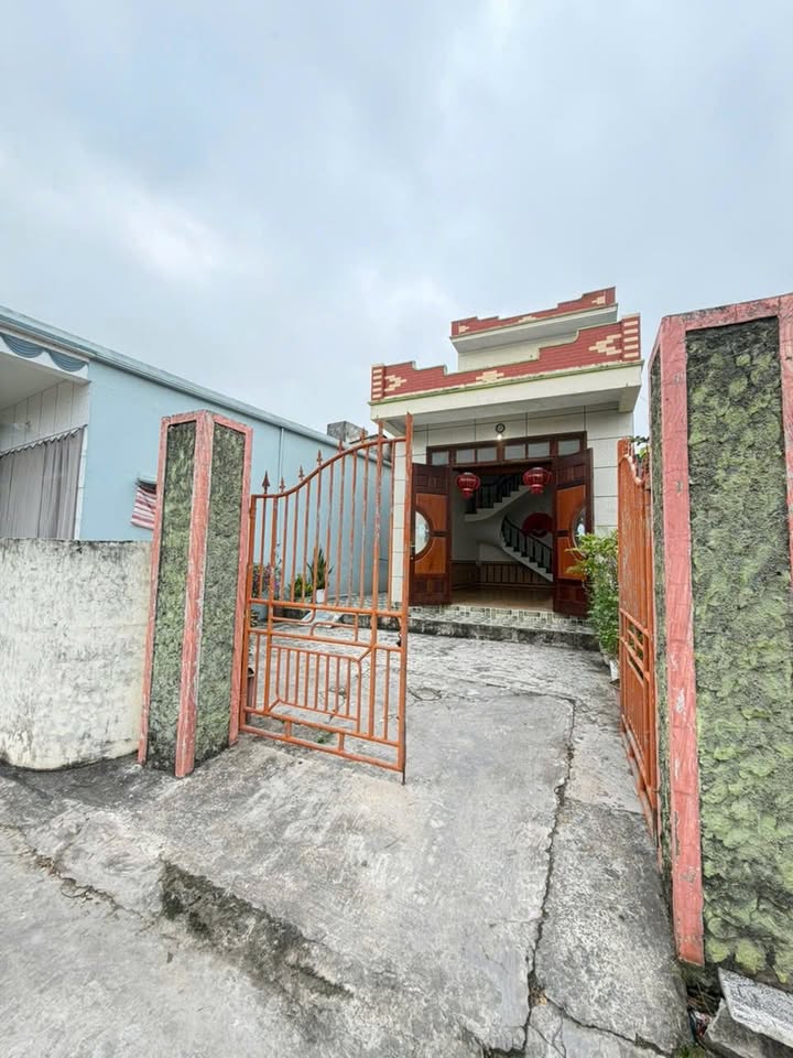 Bán Nhà 2 Tầng Đông Hoàng, Tiền Hải 108m² Sổ Đỏ - Về Ở Ngay!