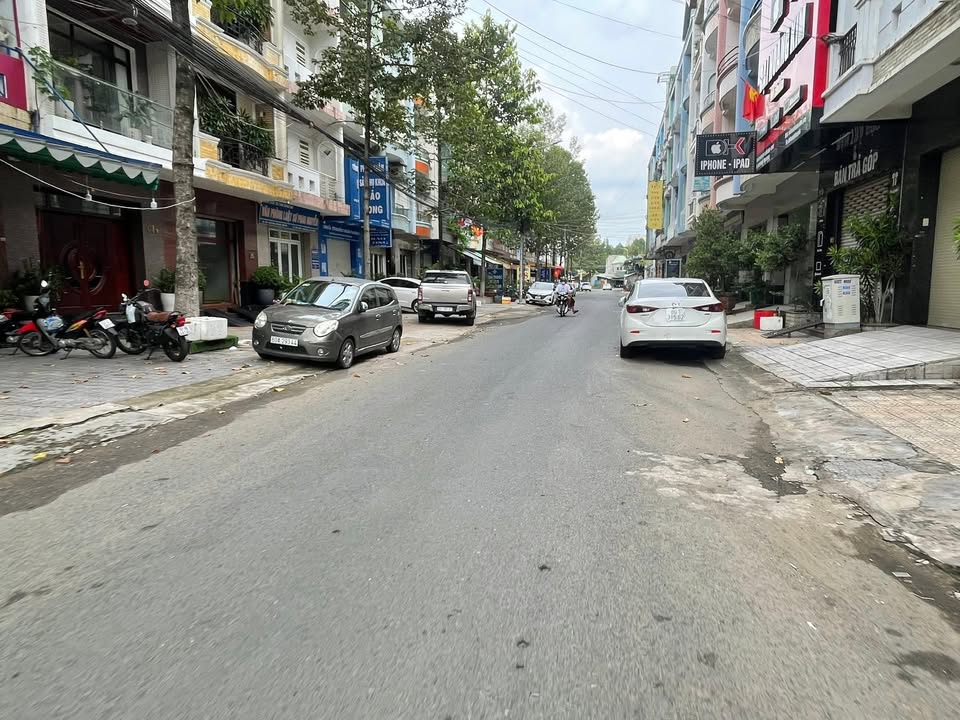 Nhà 1 Trệt 2 Lầu Ngay Chợ Bửu Long, Biên Hòa - 88m² Giá 5.5 Tỷ