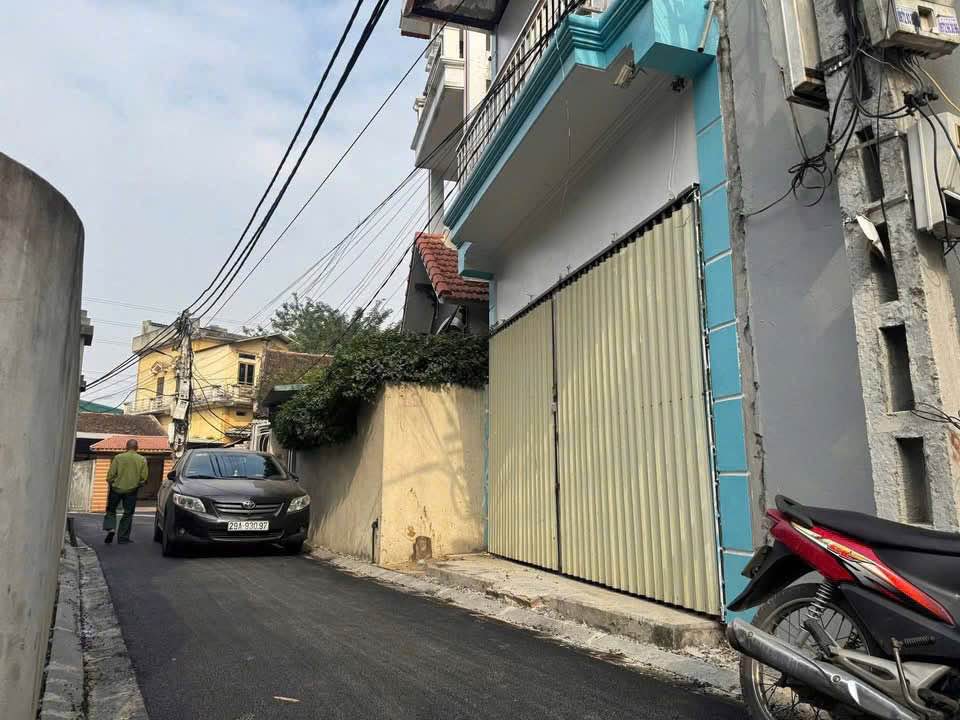 Bán nhà 2 tầng 57m² Thượng Thanh, Long Biên - Sổ đỏ sẵn sàng, Ô tô đỗ cửa