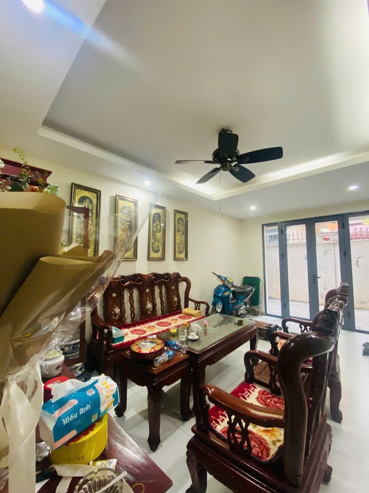 Nhà 52m² Lạc Trung, Hai Bà Trưng - 3 Tầng, Ô tô tận cửa, Giá 23.x Tỷ