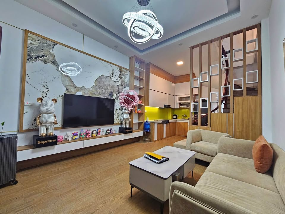 Nhà Phân Lô Lý Nam Đế 36m² 5 Tầng - Ô Tô Đỗ Cửa, Kinh Doanh Đỉnh Cao