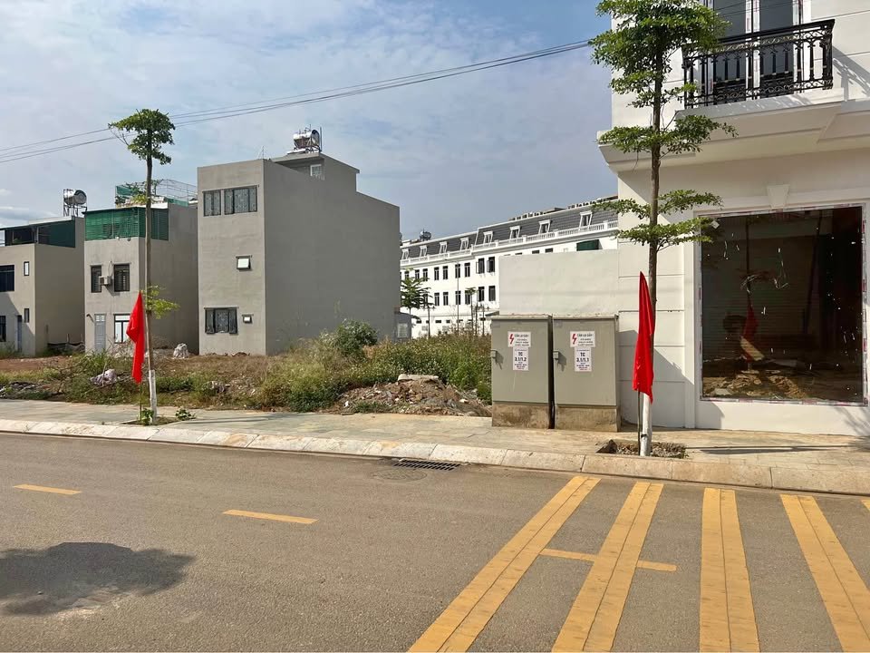 Đất KĐT Picenza Sơn La 90m² Sổ Đỏ Full Thổ Cư - Giá 1.4 Tỷ