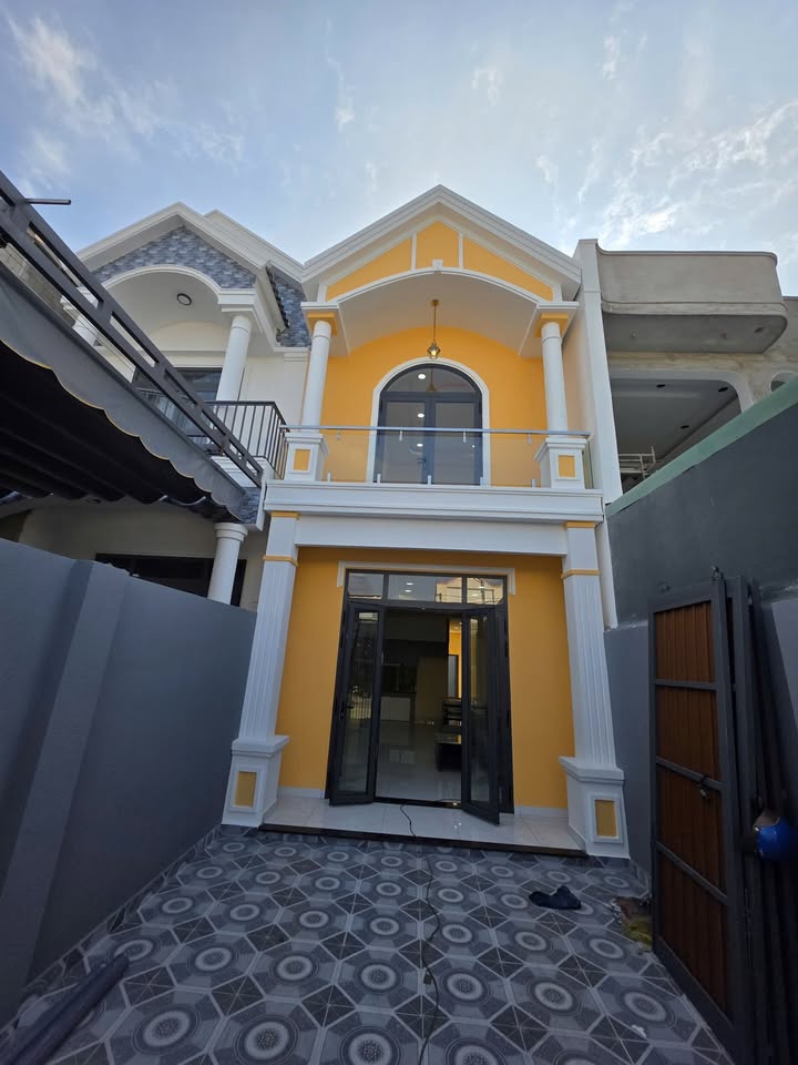 Nhà 4PN Full Nội Thất, Sân Xe Hơi - Cho Thuê Gấp P.Long Khánh